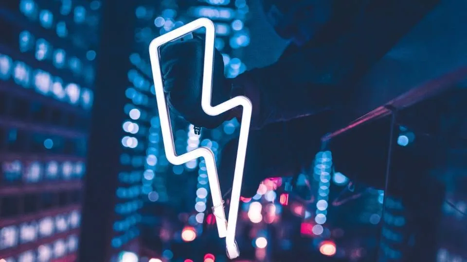 Καταργείται η ρήτρα αναπροσαρμογής στους λογαριασμούς ηλεκτρικής ενέργειας