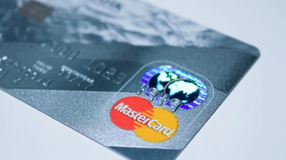 Μπλόκο στην έκδοση νέων Mastercard βάζει η Ινδία, λόγω «μη συμμόρφωσης»