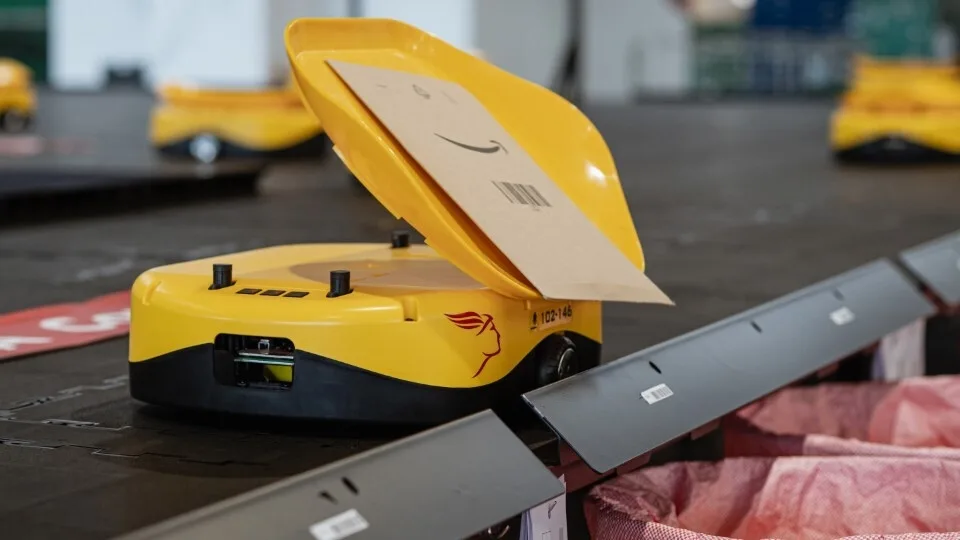 Ρομπότ αναλαμβάνουν τις διαδικασίες διαλογής στα ΕΛΤΑ