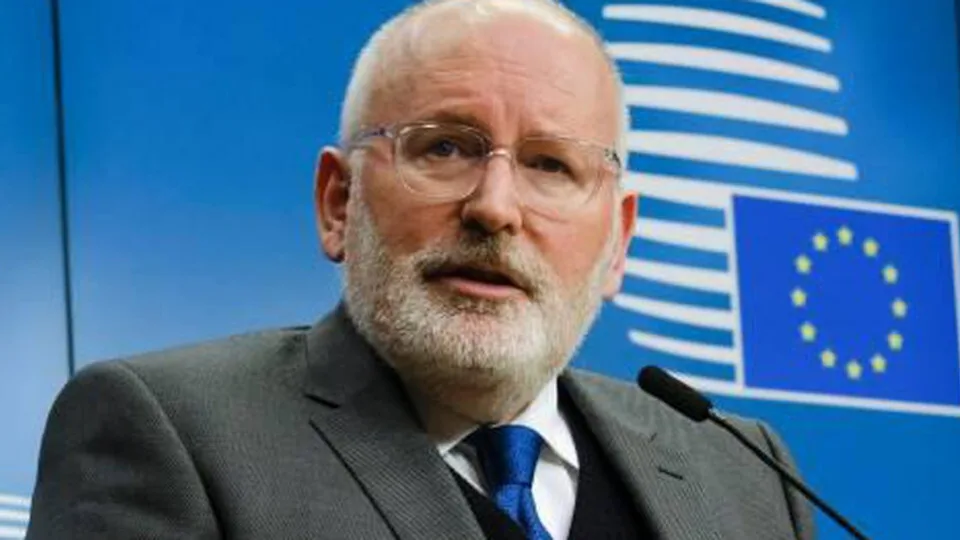 Κομισιόν: Παραιτείται ο Τίμερμανς