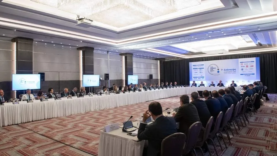 «The Greeks Are Back», για να προσελκύσει η Ελλάδα ξένες επενδύσεις