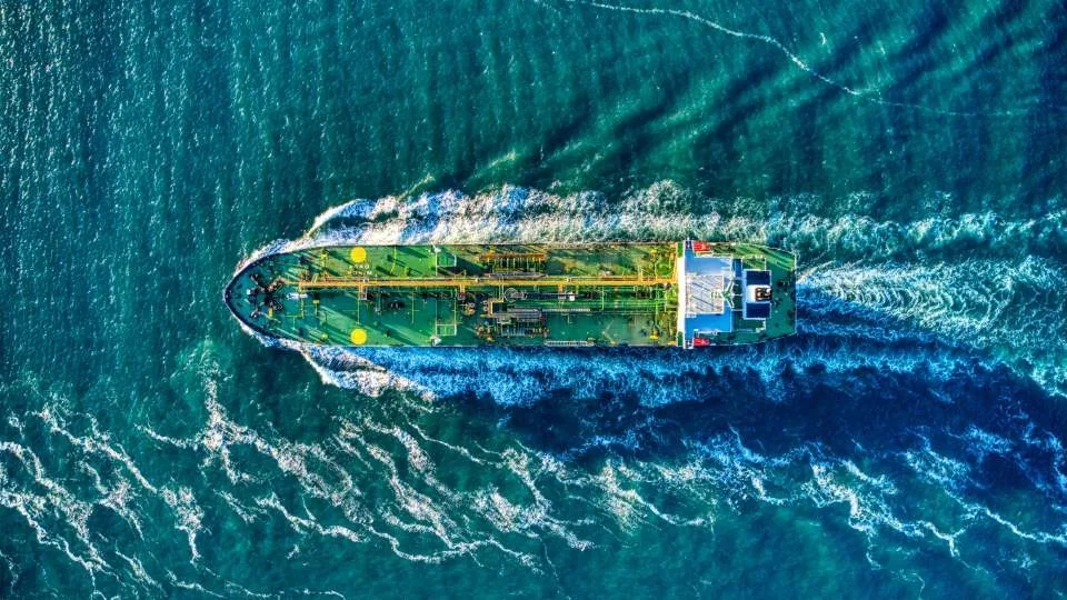 ​ΕΕΕ: Ιστορική συμφωνία στον ΙΜΟ για μείωση εκπομπών αερίου του θερμοκηπίου στη Ναυτιλία