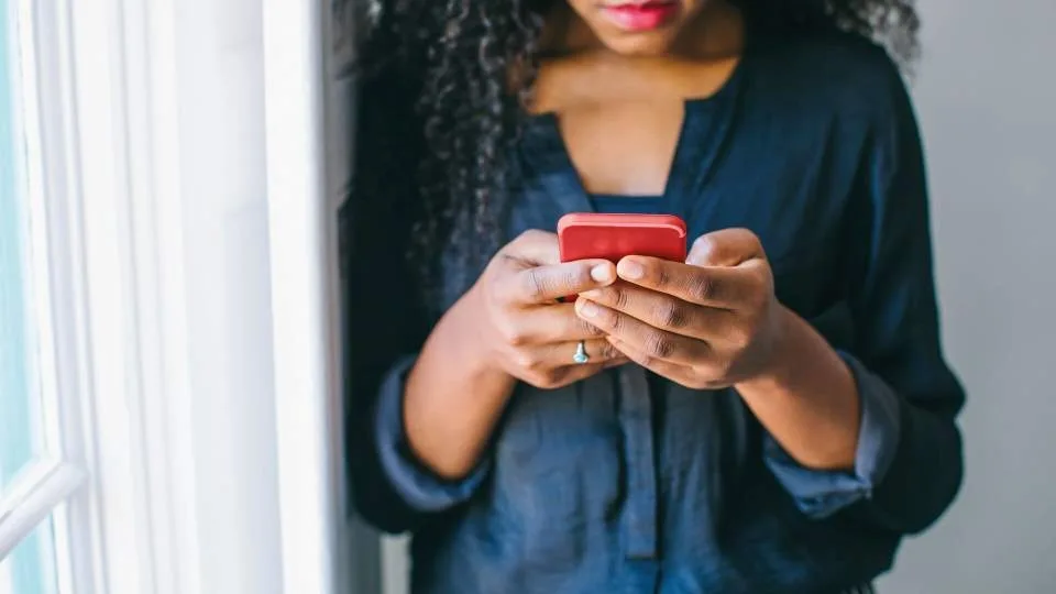 1 στους 3 έχουν υποστεί ενδοοικογενειακή κακοποίηση τους τελευταίους 12 μήνες