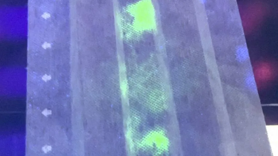 Επιστήμονες αναπτύσσουν μάσκες που λάμπουν όταν ανιχνεύουν κορονοϊό