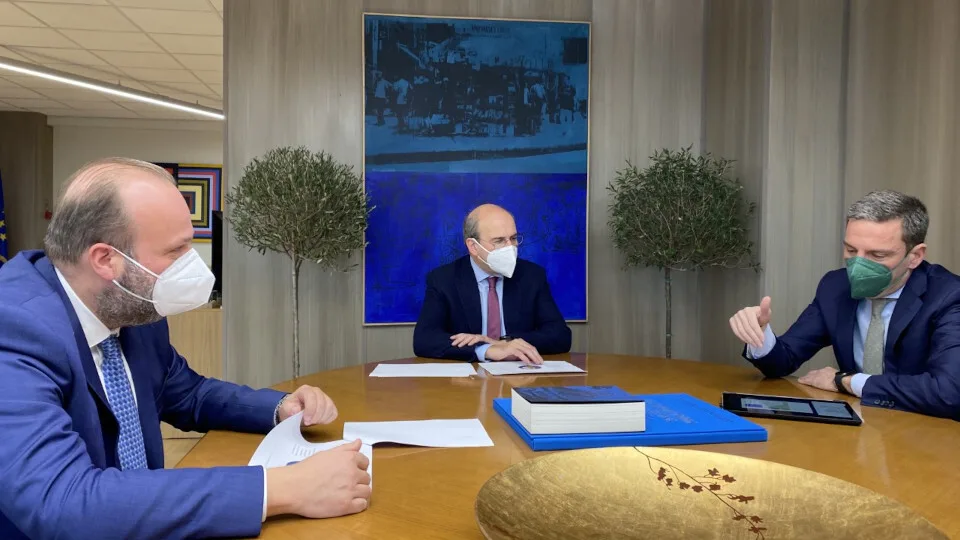 Μνημόνιο συνεργασίας ΟΑΕΔ - Microsoft για ανάπτυξη ψηφιακών δεξιοτήτων