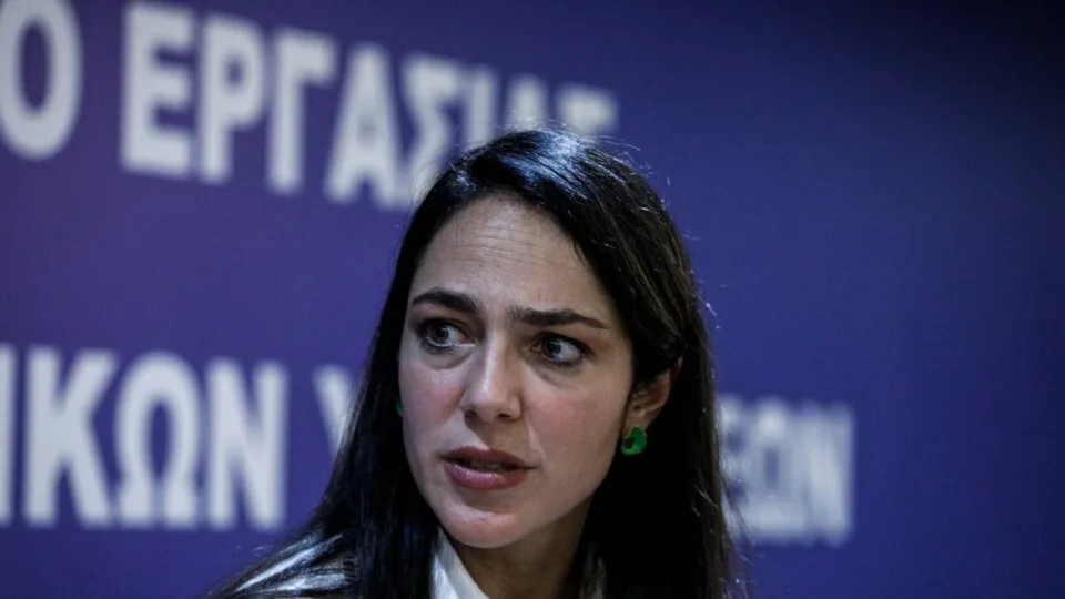 Δόμνα Μιχαηλίδου: Στο ακέραιο η σύνταξη των εργαζόμενων συνταξιούχων