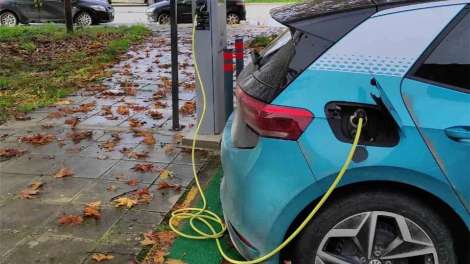 Περιφέρεια Θεσσαλίας: Σταθμοί δωρεάν φόρτισης ηλεκτρικών αυτοκινήτων σε Λάρισα, Βόλο και Τρίκαλα