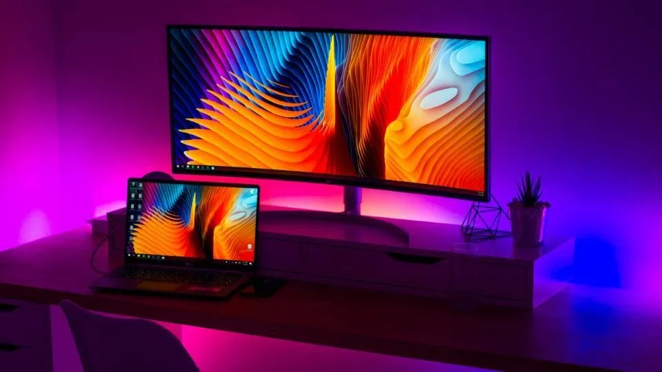 ​ΕΣΠΑ: 2000 ευρώ σε λογιστές για αγορά ηλεκτρονικού υπολογιστή