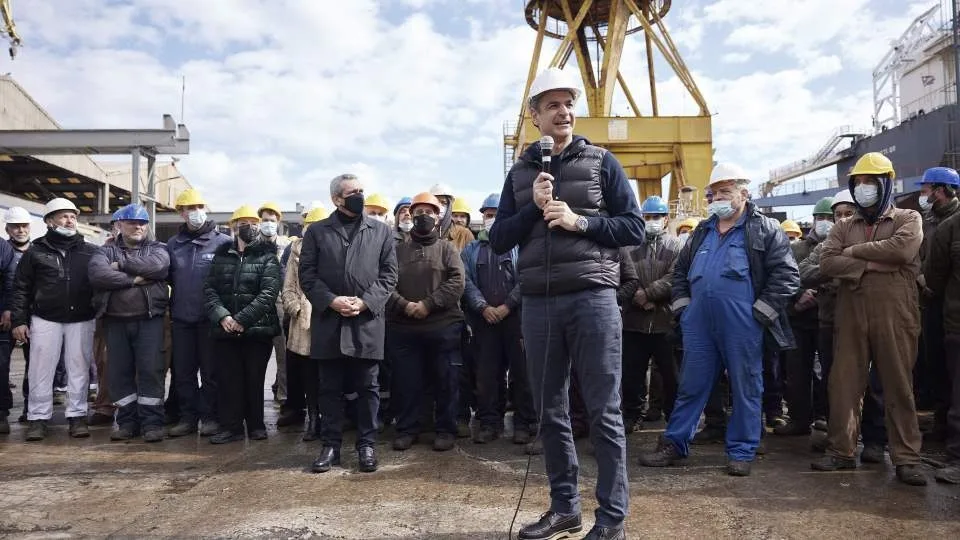 Στα Ναυπηγεία Σύρου ο Μητσοτάκης - Υπογράφονται σήμερα έξι συμφωνίες