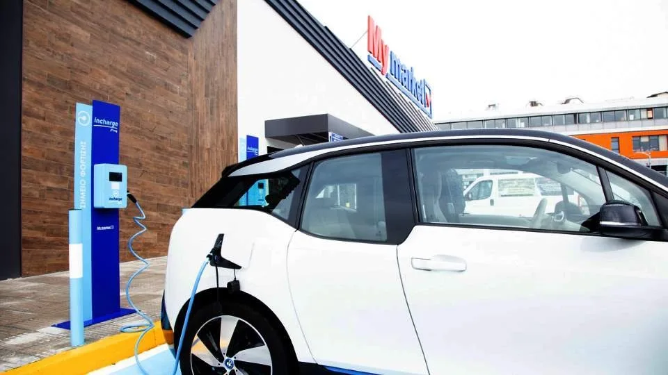 Μεγάλη συμφωνία nrg και METRO για την ανάπτυξη δικτύου φορτιστών αυτοκινήτων