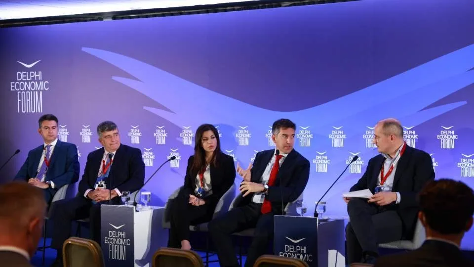 Delphi Economic Forum: Η Ελλάδα μπορεί να γίνει hub που θα προσελκύσει διεθνείς επενδυτές