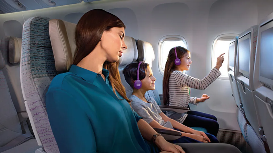 Emirates: Χρήσιμες συμβουλές για όσους ταξιδεύουν με παιδιά