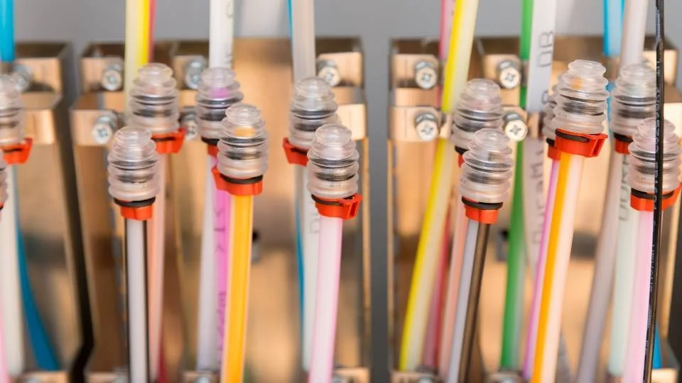 Οι υπερυψηλές ταχύτητες και οι οπτικές ίνες βάζουν το «επιχειρείν» σε τροχιά ανάπτυξης