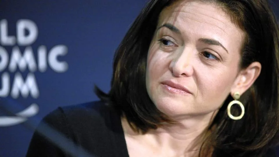 Ιστορική εξέλιξη για την Facebook, αποχωρεί η Sheryl Sandberg