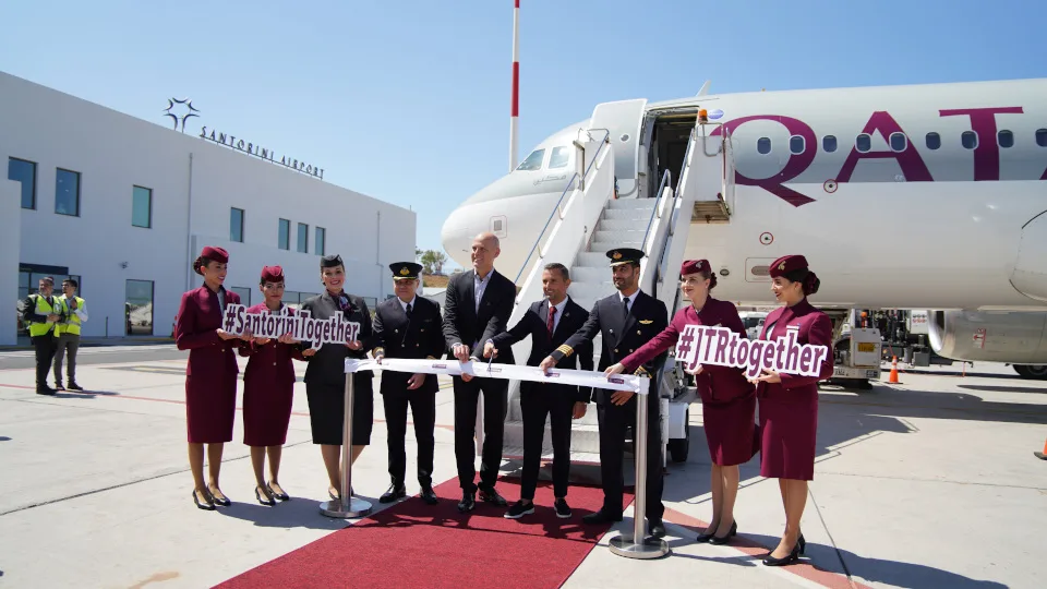 Η Qatar Airways προσγειώνεται στη Σαντορίνη