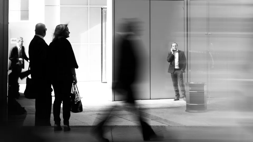 Σειρήνες στις επιχειρήσεις, τρεις τομείς σε κίνδυνο