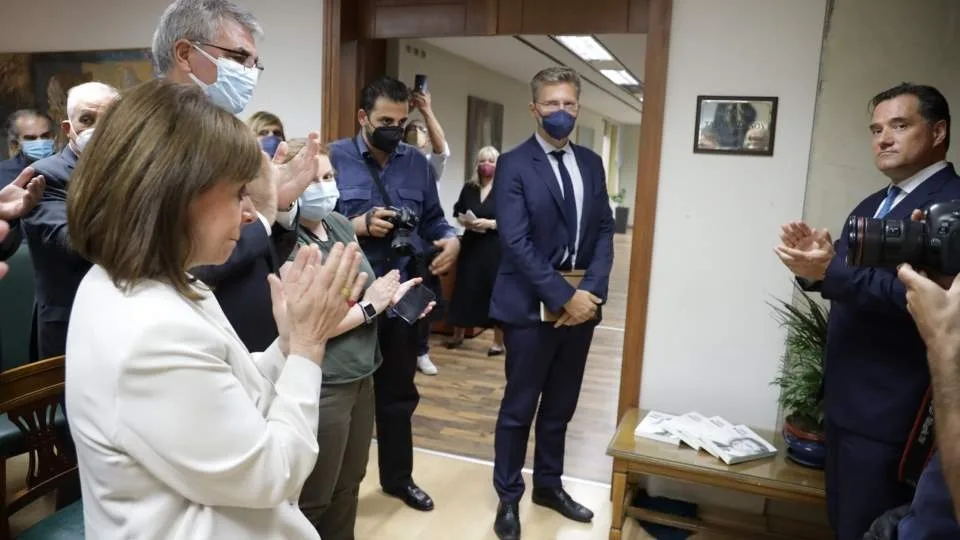 Αίθουσα «Τάσος Μπάνος», προς τιμήν του διακεκριμένου δημόσιου λειτουργού