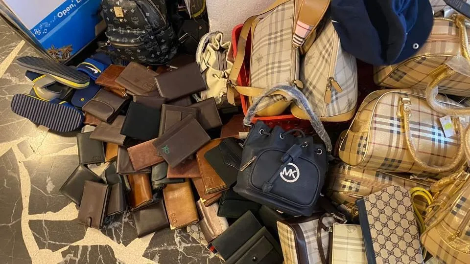 Κατασχέθηκαν και καταστράφηκαν 10.403 τεμάχια απομιμητικών ειδών, πρόστιμα 69.000 ευρώ