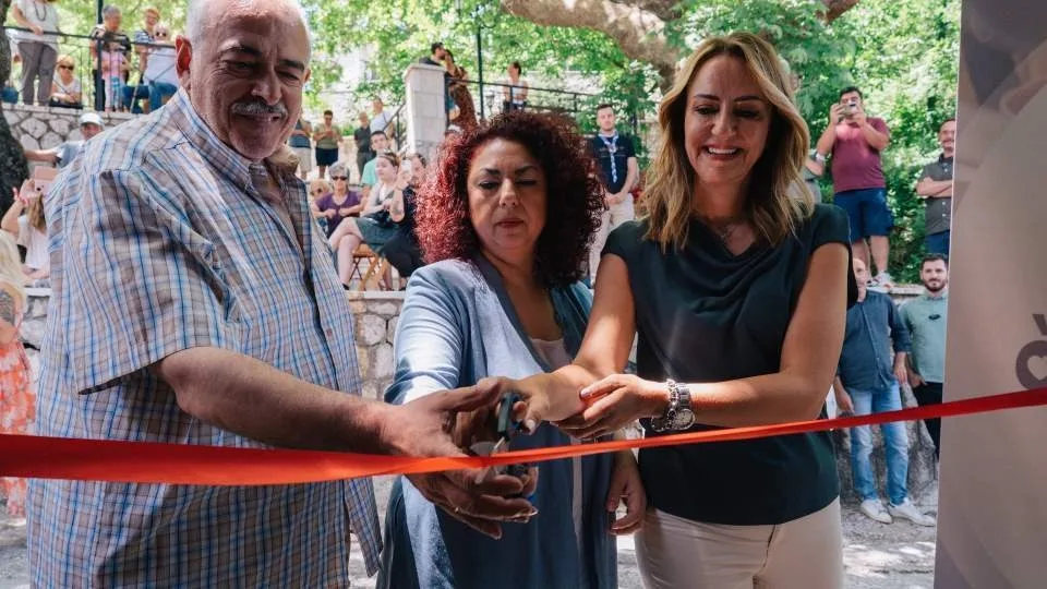 Henkel & Γαλαξίας στην Καλοσκοπή, υποστηρίζοντας τη δημιουργία ενός παντοπωλείου-καφενείου