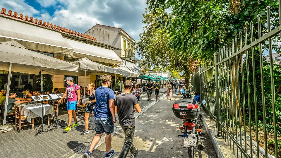 ΙΝΣΕΤΕ: Πάνω από 2,5 εκατ. οι αφίξεις στη χώρα, τον Οκτώβριο