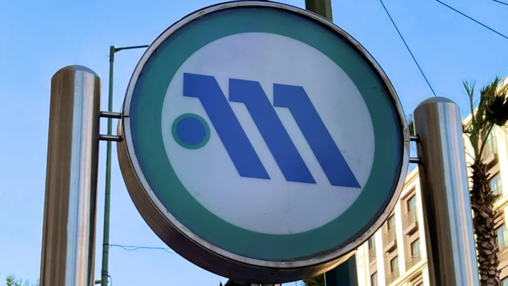 ​Στάση δροσιάς στον σταθμό του μετρό Σύνταγμα