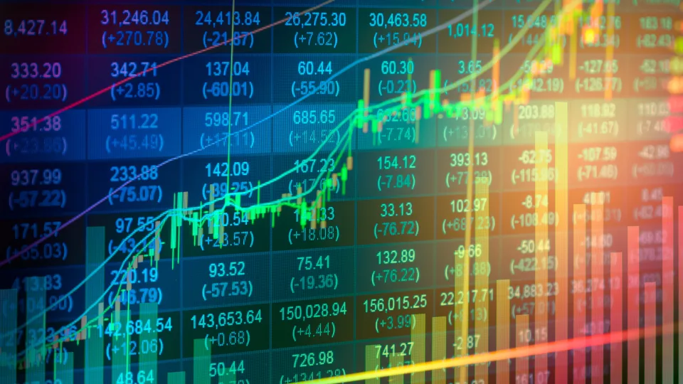 Επενδυτικές επιλογές έναντι υψηλού πληθωρισμού και χαμηλών αποδόσεων που δίνουν οι προθεσμιακές καταθέσεις