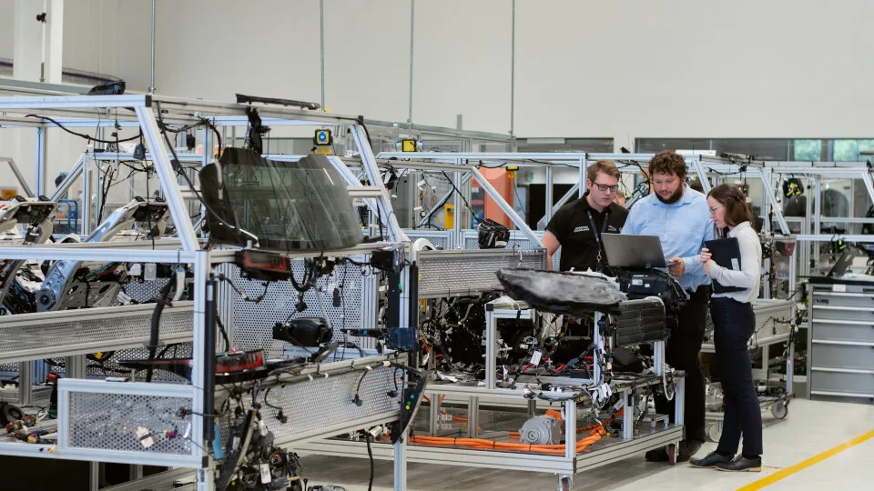 Μεταποίηση: Σε υψηλό διετίας ο PMI τον Φεβρουάριο