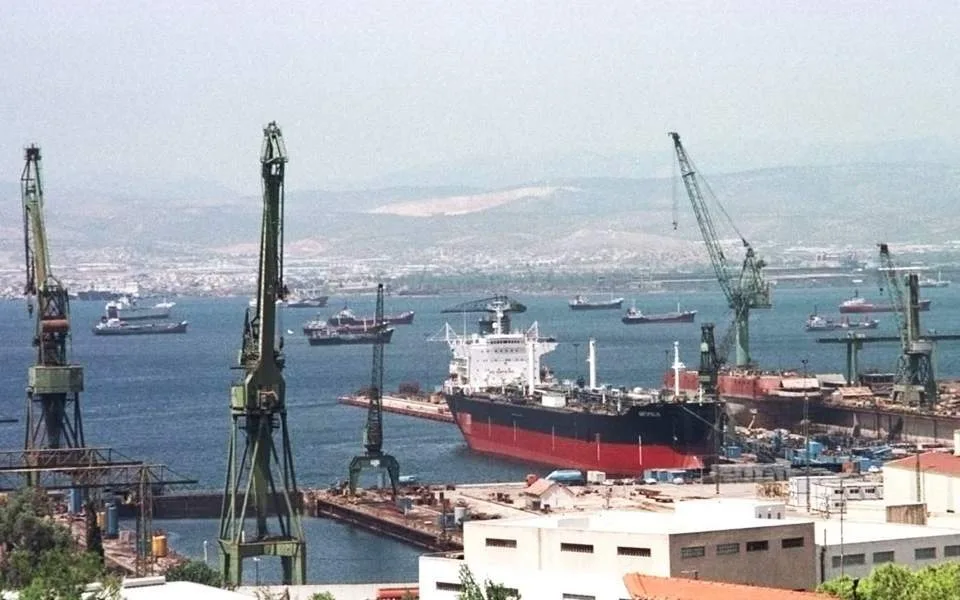 Ναυπηγεία Σκαραμαγκά: Επέκταση του προγράμματος απασχόλησης ζητά η ΠΟΕΜ