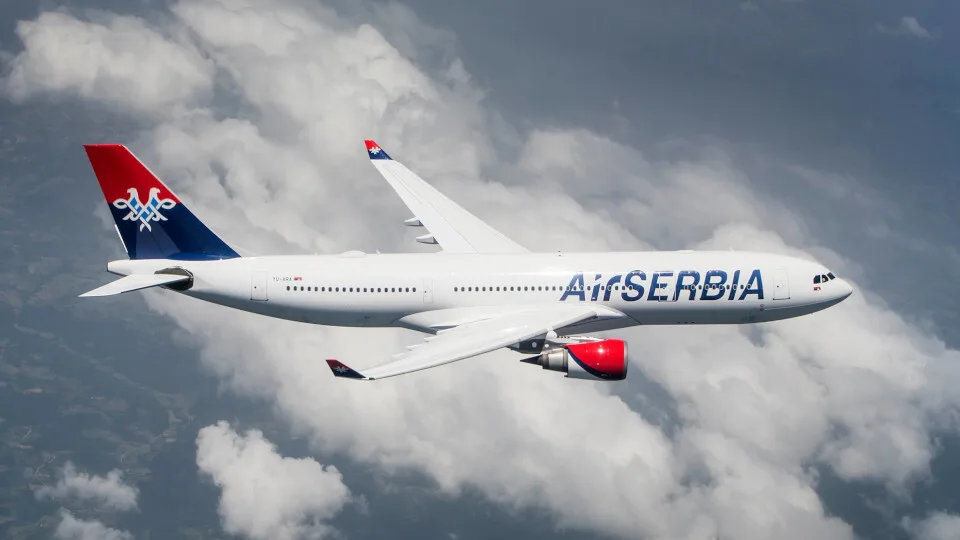 Τα αεροπλάνα της Air Serbia θα εκτελούν έξι νέες απευθείας διαδρομές το 2026 - Δρομολόγιο και προς Σαντορίνη