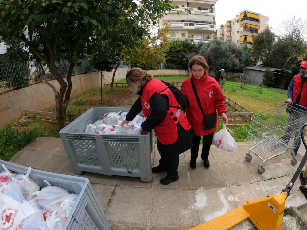 Ελληνικός Ερυθρός Σταυρός: Ενίσχυσε εκ νέου τις ευάλωτες οικογένειες του Δήμου Παπάγου-Χολαργού