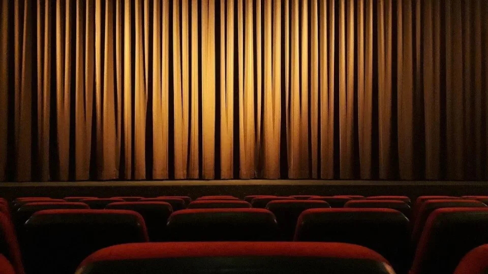 Η Τράπεζα Πειραιώς χορηγός του μουσικού θεάτρου "Ταξίδι στη Χώρα των Άσχημων" από Ε.Λ.Σ.