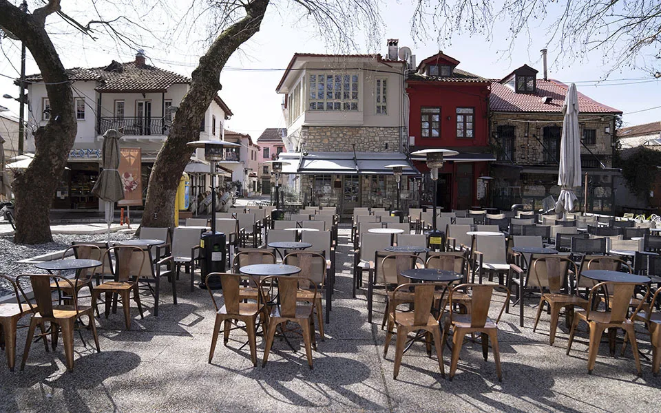 ΕΛΣΤΑΤ: Αύξηση 5,2% στον τζίρο των καταλυμάτων τον Ιούλιο και 6,5% στην εστίαση