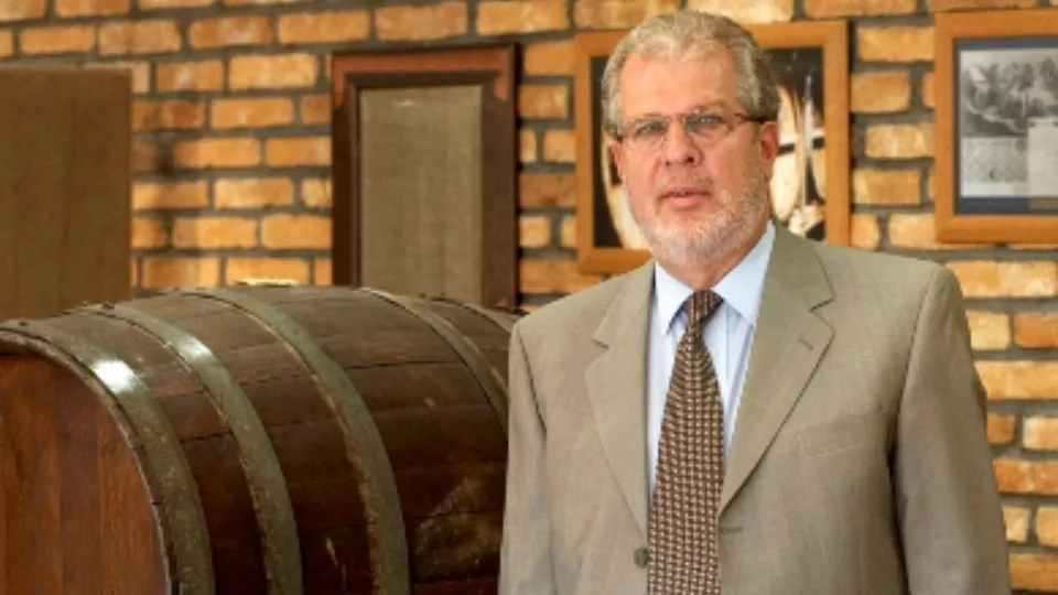 Στο χαρτοφυλάκιο της «Καρούλιας» το φυσικό μεταλλικό νερό Avaton