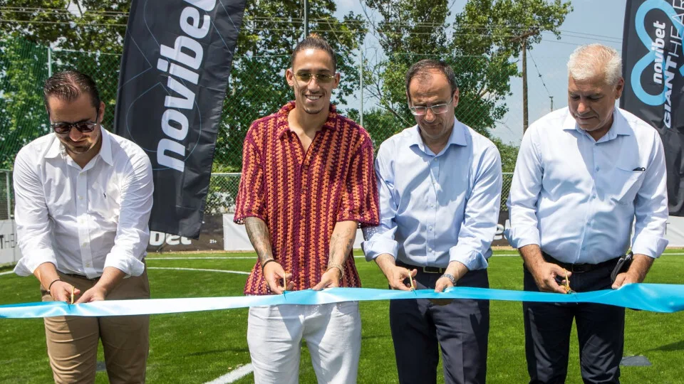 Η Novibet παραδίδει στους πολίτες των Σερρών το νέο γήπεδο ποδοσφαίρου “Κώστας Τσιμίκας”