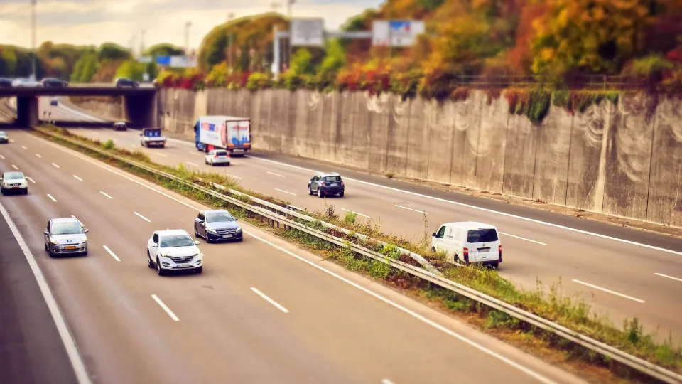 Ανοδικά κινήθηκε ο τζίρος και ο όγκος πωλήσεων των αυτοκινήτων το Δ' τρίμηνο του 2024