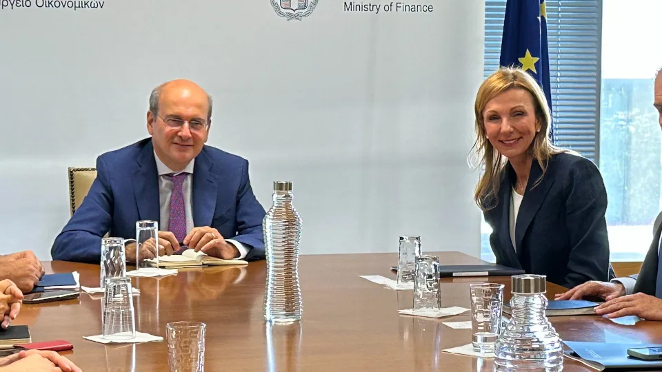 Συνάντηση Χατζηδάκη – Εφοπλιστών: Επενδύσεις και συνεισφορά της ΕΕΕ στην αντιμετώπιση της κακοκαιρίας Daniel