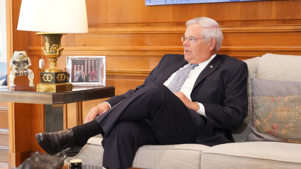 Για διαφθορά κατηγορούνται ο Αμερικανός γερουσιαστής Μενέντεζ και η σύζυγός τoυ