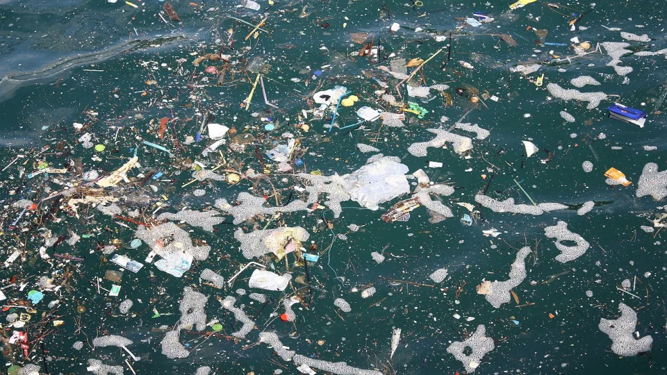 Ειδικό Παρατηρητήριο του Παν. Αιγαίου «χαρτογραφεί» τα απόβλητα από θαλάσσιες μεταφορές και ατυχήματα