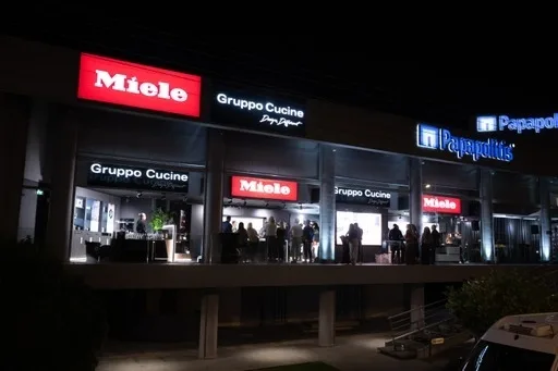 Το πρώτο υβριδικό κατάστημα Miele x Gruppo Cucine στην Βούλα
