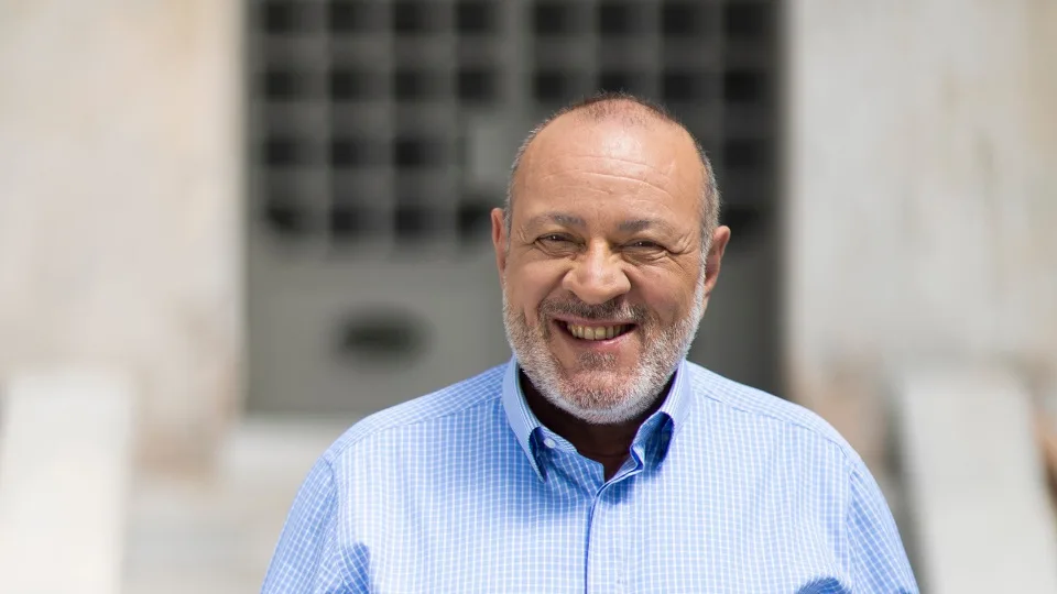 Απονομή του τίτλου The Most Excellent Order of the British Empire (OBE) στον Δημ. Δασκαλόπουλο