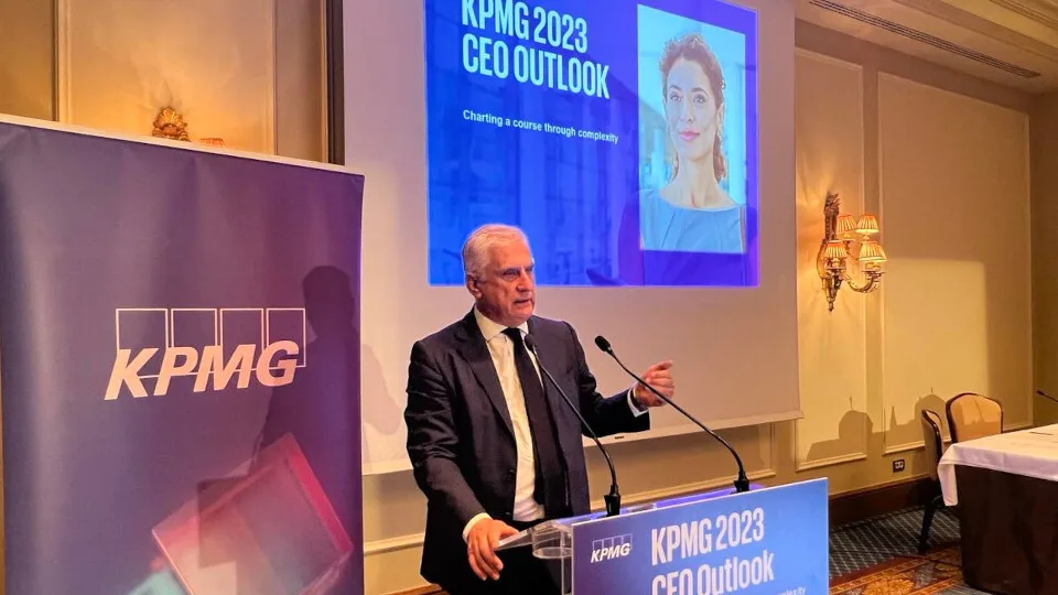 Αισιόδοξοι παραμένουν οι Έλληνες CEOs για την ελληνική οικονομία εν μέσω πολλαπλών προκλήσεων