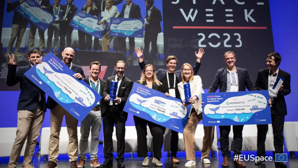 SciDrones: 1 εκατ. ευρώ σε spin-off του Παν. Αιγαίου για τον καθαρισμό ακτών με drone και ΑΙ