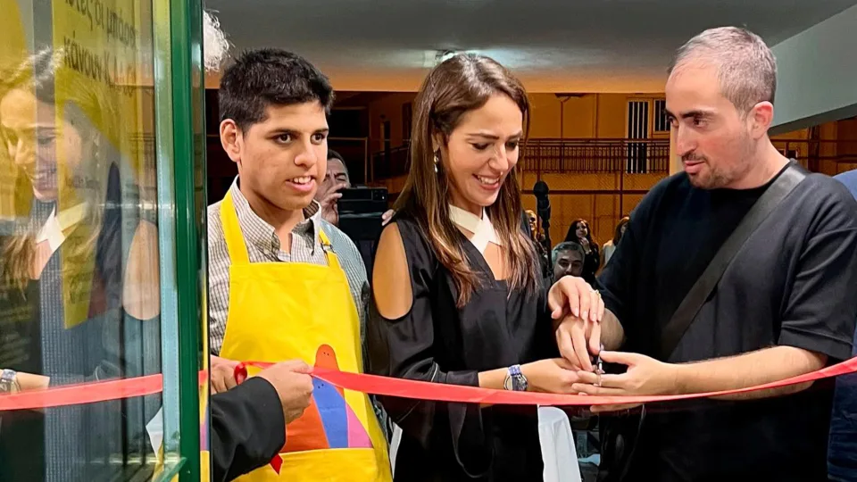 Για πρώτη φορά στην Ελλάδα, νέοι με αναπηρία ιδρύουν και εργάζονται στο δικό τους σχολικό κυλικείο