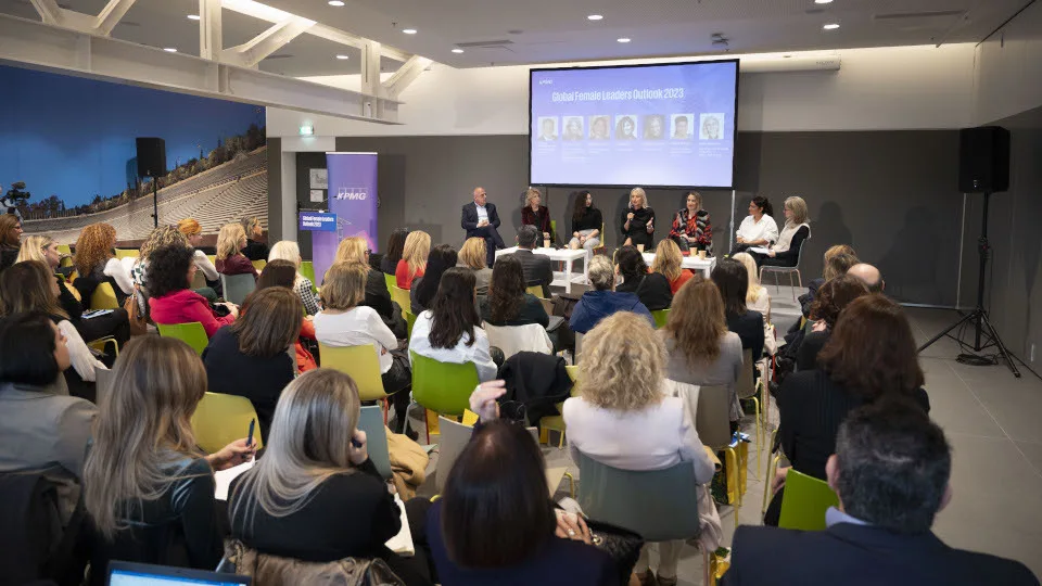 Έρευνα KPMG: Αισιόδοξες οι ηγέτιδες του επιχειρείν για την ανάπτυξη και την επίδραση των κρίσεων στην καριέρα τους