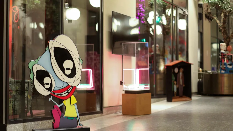 Το Moxy Athens City φιλοξενεί έργα αγαπημένων καλλιτεχνών από την έκθεση Greek Fine Art