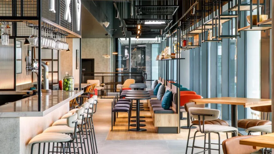 Η Ibis γιορτάζει την 50η της επέτειο