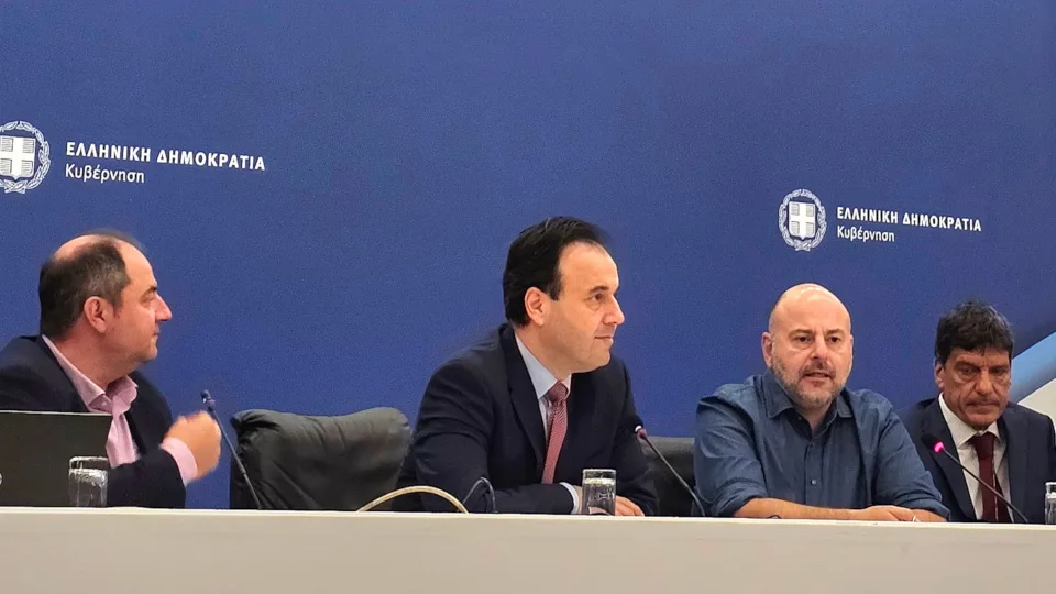 Σε πιλοτική λειτουργία το πληροφοριακό σύστημα «e-Διέλευσις» διαχείρισης και ελέγχου τηλεπικοινωνιακών διελεύσεων