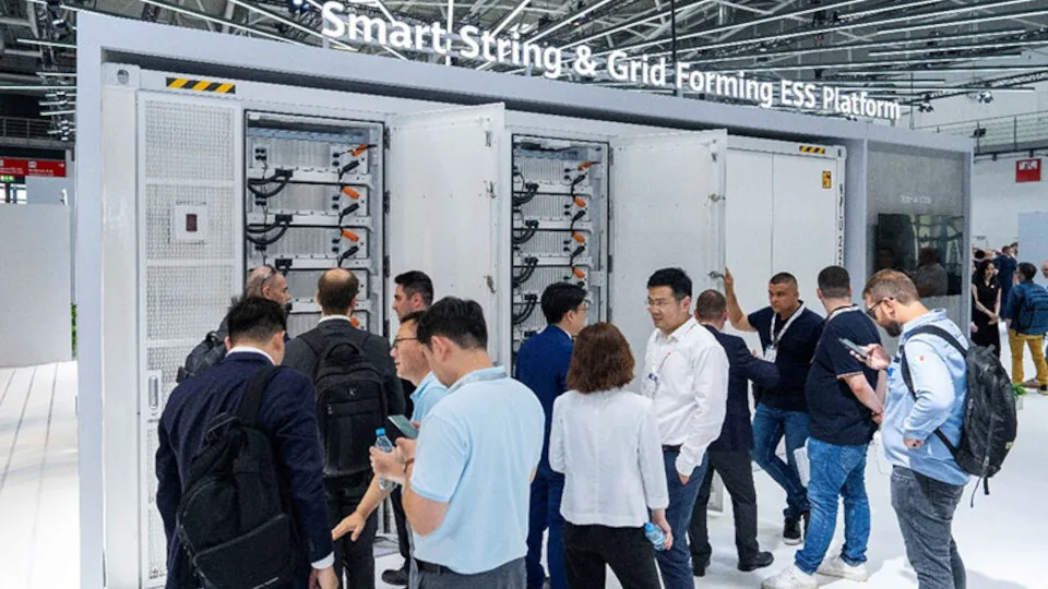 Huawei FusionSolar: ​Ξεκινάει μια νέα εποχή για τις ΑΠΕ με επίκεντρο την ασφάλεια, την ευφυΐα και τη διαμόρφωση δικτύου