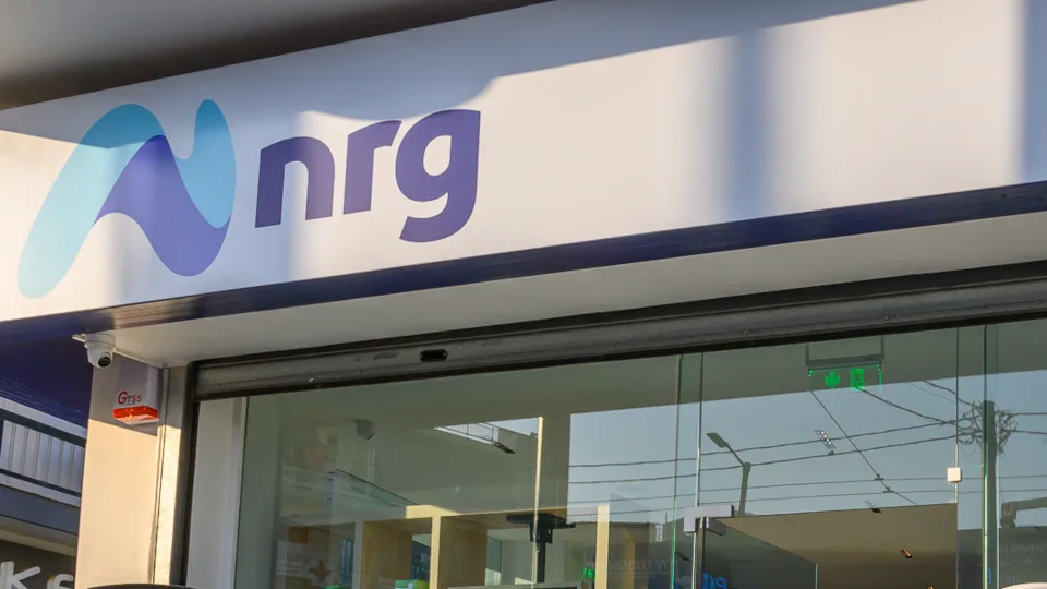 Η nrg εγκαινίασε δύο νέα καταστήματα σε Δάφνη και Περιστέρι