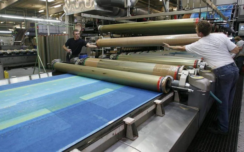 Μεταποίηση (PMI): Συνεχίστηκε η ανάπτυξη αλλά με τον βραδύτερο ρυθμό στο έτος